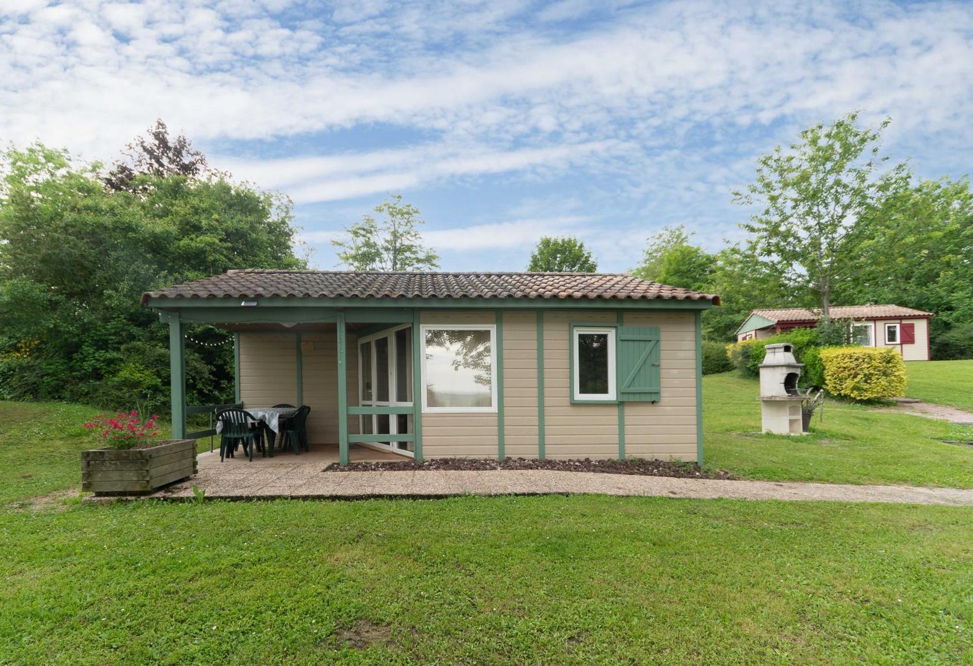Camping Le Mont Libre - Cottage & Espace Nature - Гана Екстериор снимка