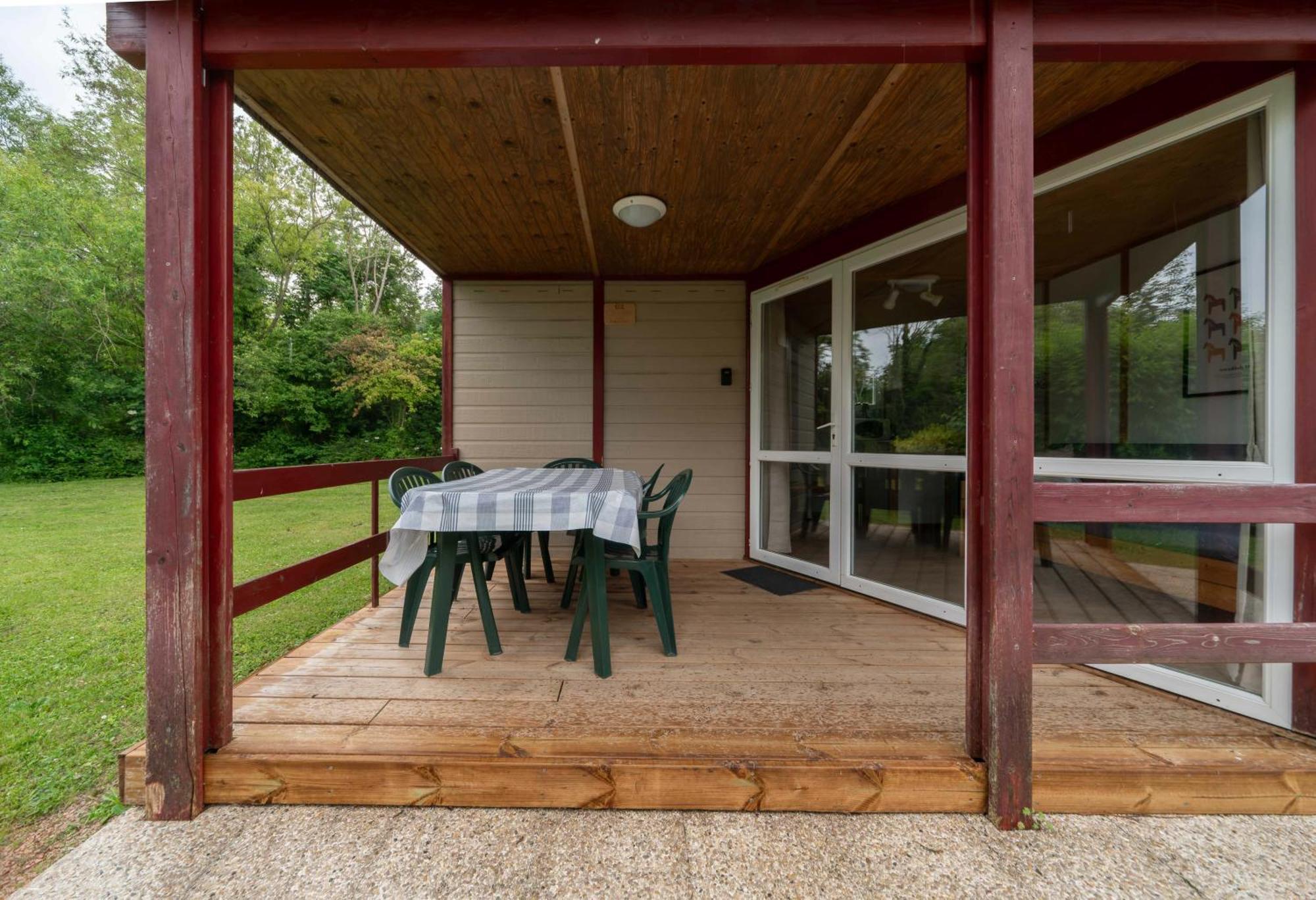 Camping Le Mont Libre - Cottage & Espace Nature - Гана Екстериор снимка