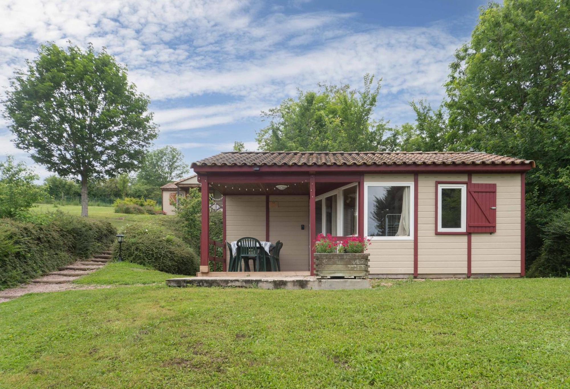 Camping Le Mont Libre - Cottage & Espace Nature - Гана Екстериор снимка